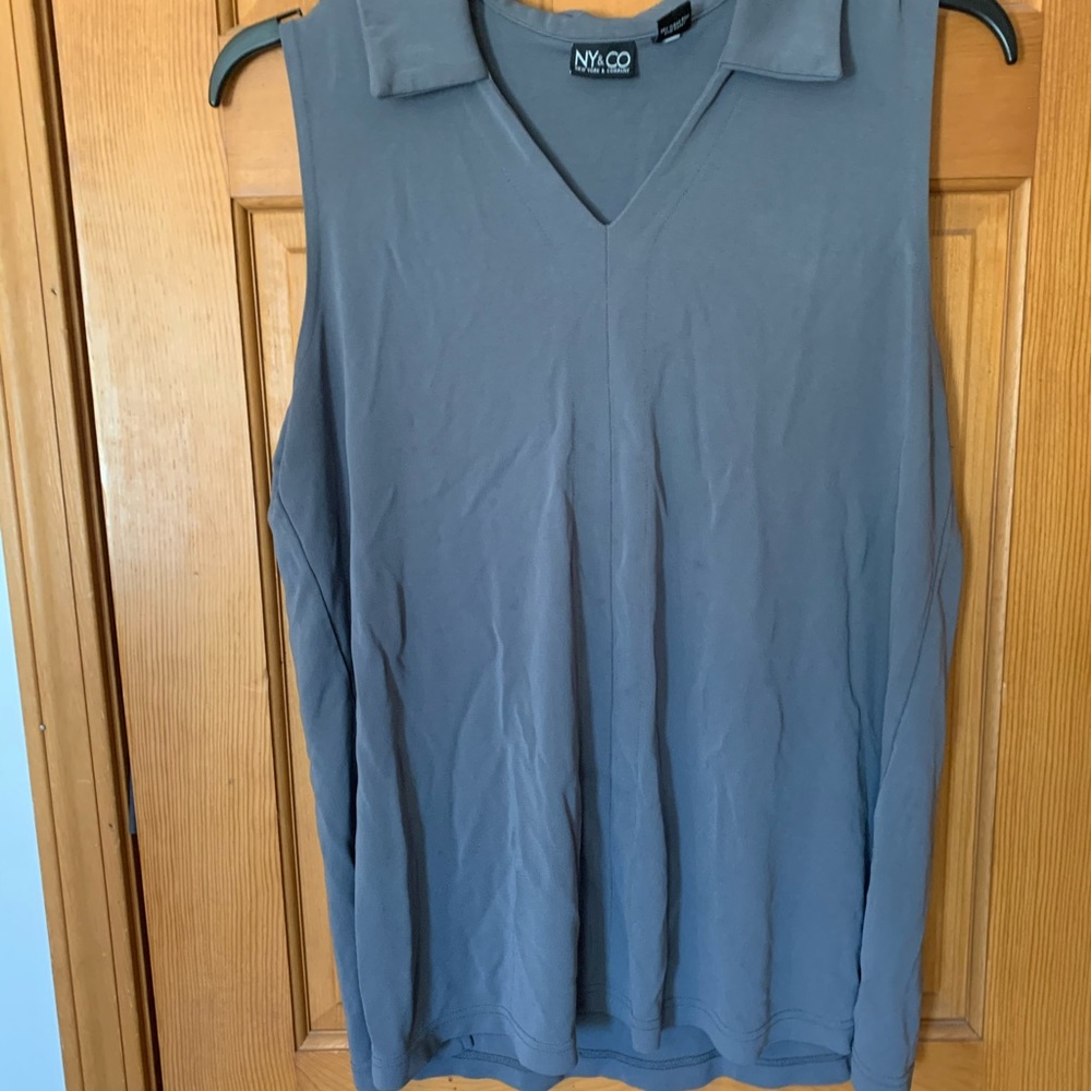 Sleeveless Gray Top
